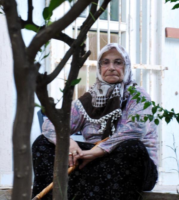 Üvey kızını öldürmekten yargılanan anne: Annemin haline bakıp karar verilmesin