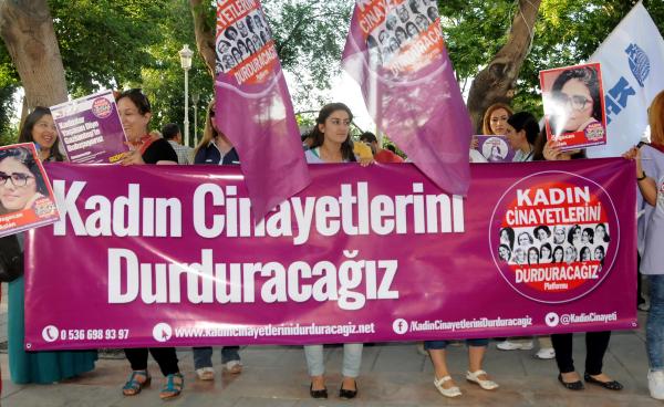 Gaziantep’te kadın cinayetleri protesto edildi