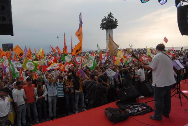 HDP, İzmir'de 128 mahallede sıfır çekti