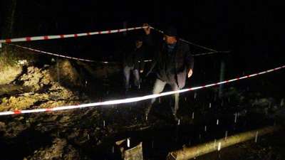 Zonguldak'ta heyelandan bir ev hasar gördü, yol ulaşıma kapandı