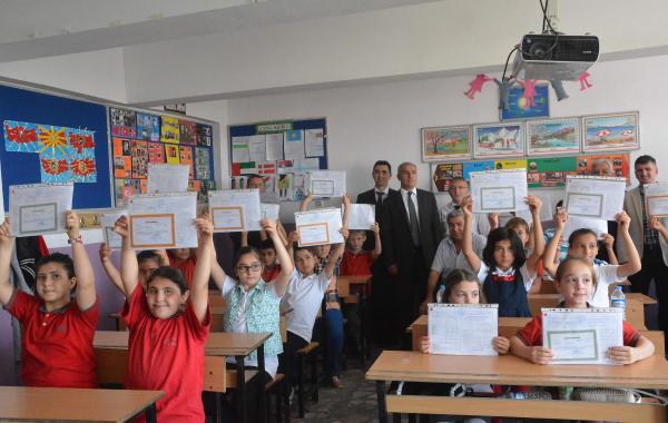 Karnesini almaya sünnet kıyafetiyle geldi (2)