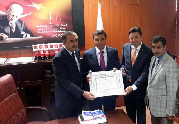 Ak Parti Kırşehir Milletvekili Çetinkaya mazbatasını aldı