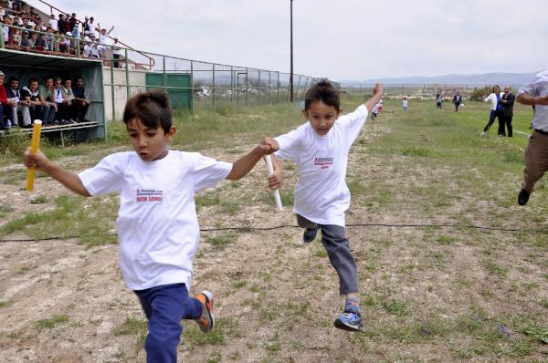 Kaymakam ve belediye başkanı 'aşık' attı