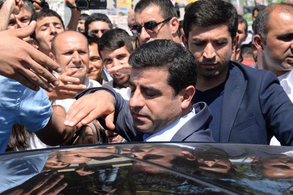 Demirtaş: Hizbullah militanları silahlandırılmış, kim kimi vuracağını biliyor