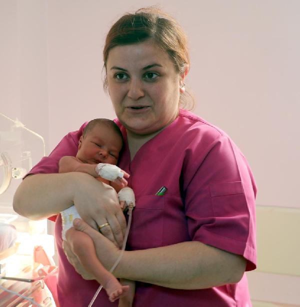 3 günlük bebek çöp konteynerinde bulundu