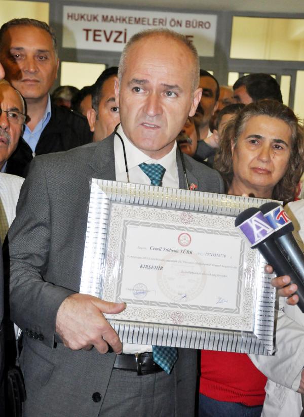 MHP Kırşehir Milletvekili Yıldırım Türk, mazbatasını aldı