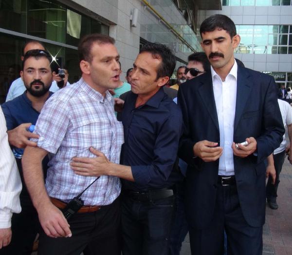 Mersin'de 2 yıl boyunca 5 bin kişinin telefonu dinlenmiş (2)