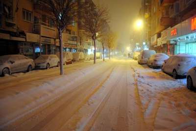 Afyonkarahisar’da yollar kapandı, okullar tatil edildi
