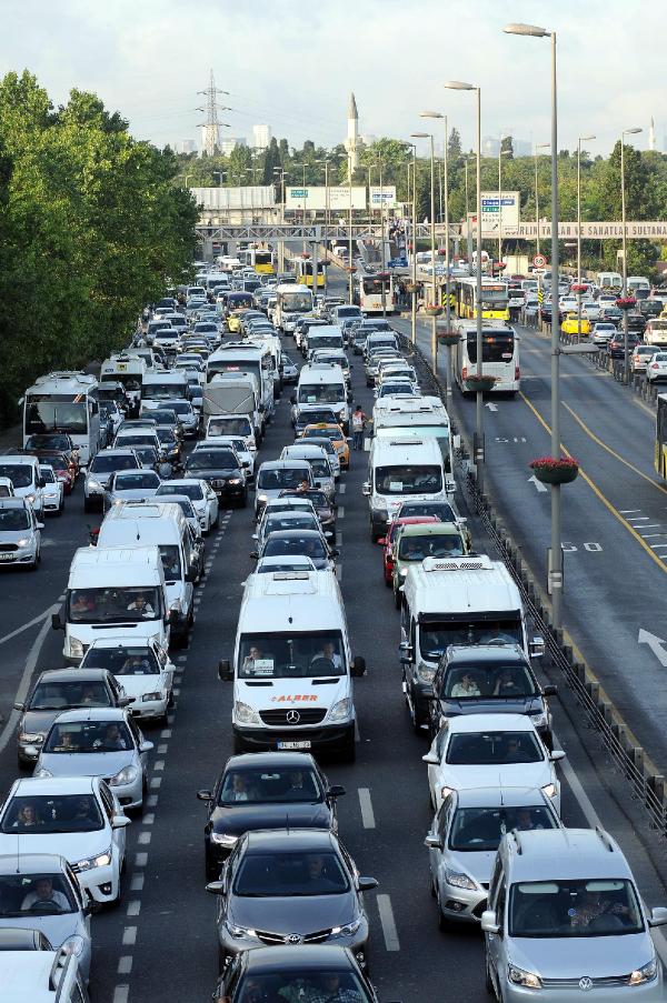 Fotoğraflar // Tatilciler yola çıkınca, İstanbul trafiği kilitlendi