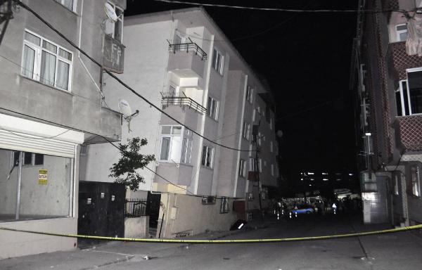 Gaziosmanpaşa'da 5 katlı bina yan yattı