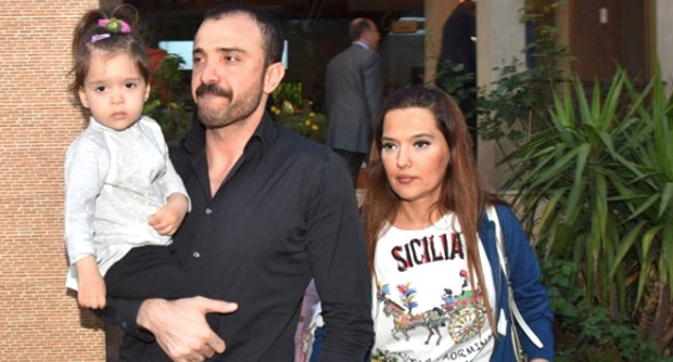 Demet Akalın 2 dakikada boşandı