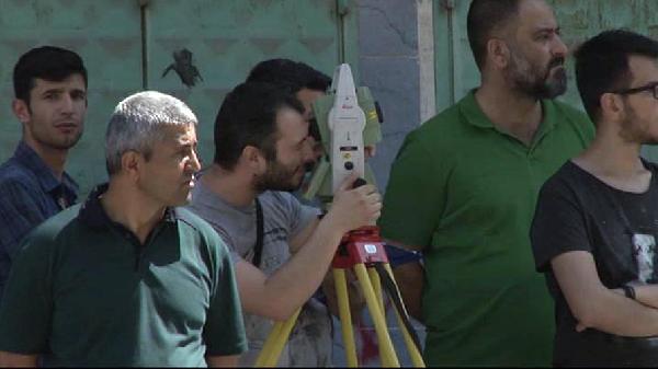 Gaziosmanpaşa'da yan yatan binaya beton takviyesi
