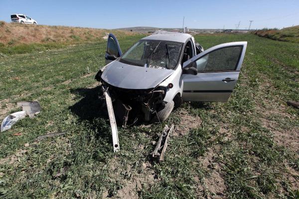 Memleketlerine dönen öğretmenler kaza yaptı: 1 ölü, 2 yaralı
