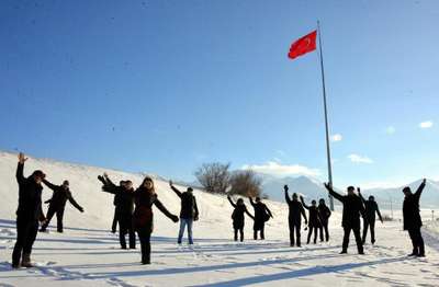 'Yürüyen Budalalar' Erzurum'da