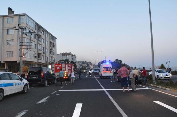 Otomobil orta refüjü aşıp, karşı şeride geçti: 3 ölü, 9 yaralı (2)