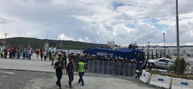 3. Havalimanı'nda işçiler ayakta