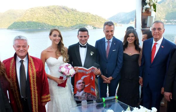 Marmaris'te spor, sanat ve iş dünyası buluşturan nikah