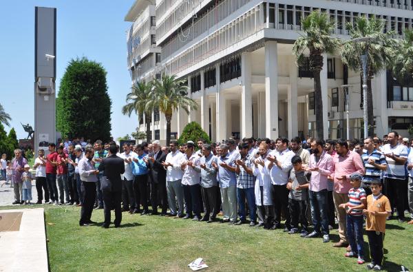 Diyarbakır'da öldürülen İhya- Der'li için İzmir'de gıyabi cenaze namazı