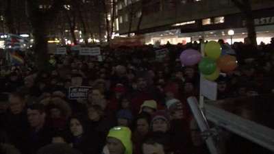 Hamburg'da Pegida ve Paris cinayetleri lanetlendi