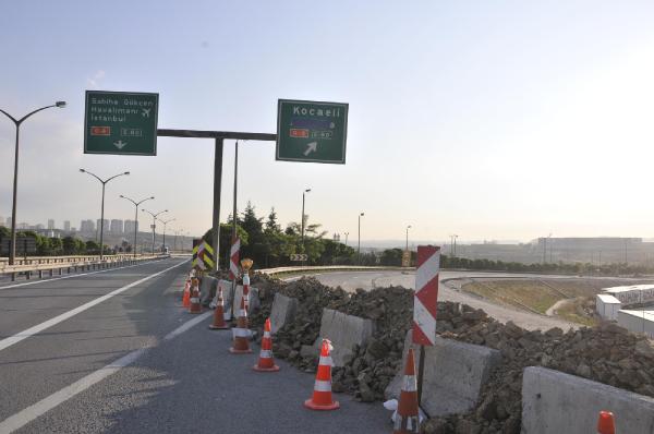 Körfez Köprüsü bağlantı yolu düzenleme çalışması dün gece TEM'i kilitledi