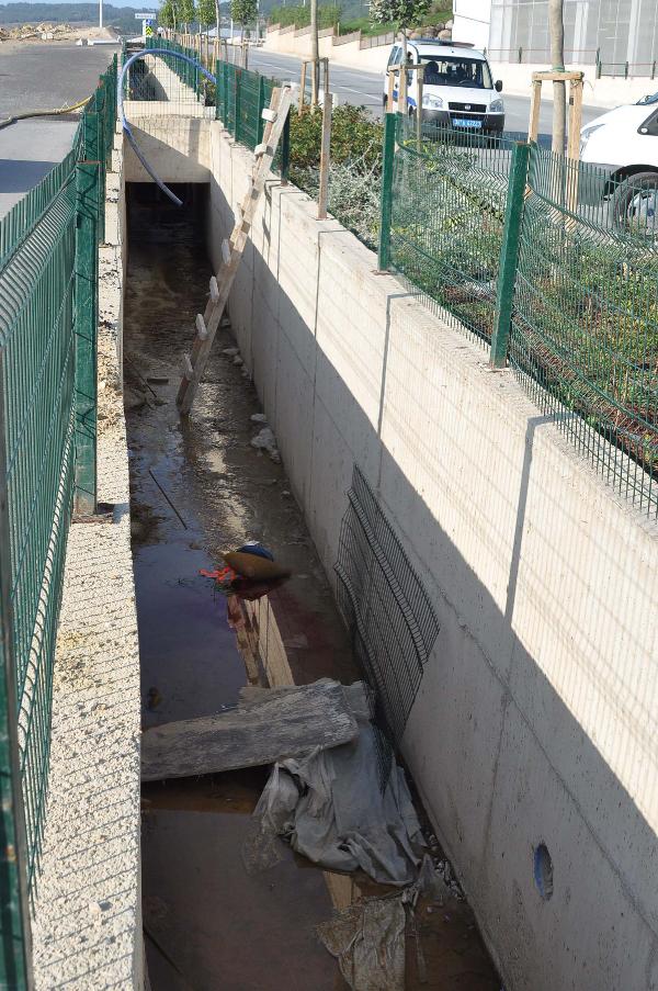 Fuar İzmir'de dere yatağına düşen güvenlik görevlisi öldü