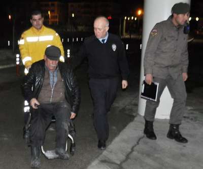 Kadın müşterisini koruyan taksici bıçaklandı