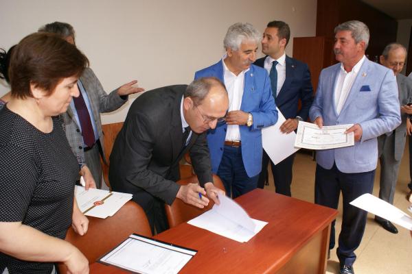 Balıkesir'in CHP'li milletvekilleri mazbata aldı