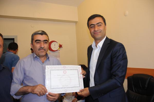 HDP'nin Hakkari milletvekilleri mazbatalarını aldı