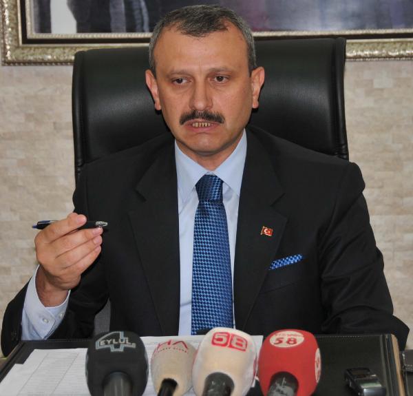 Sivas Müftüsü'nden uyarı: Mendil açanlara rağbet göstermeyin