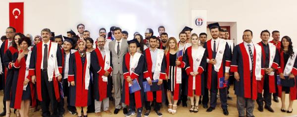 Gaziantep Üniversitesi İletişim Fakültesi'nde ilk mezuniyet heyecanı