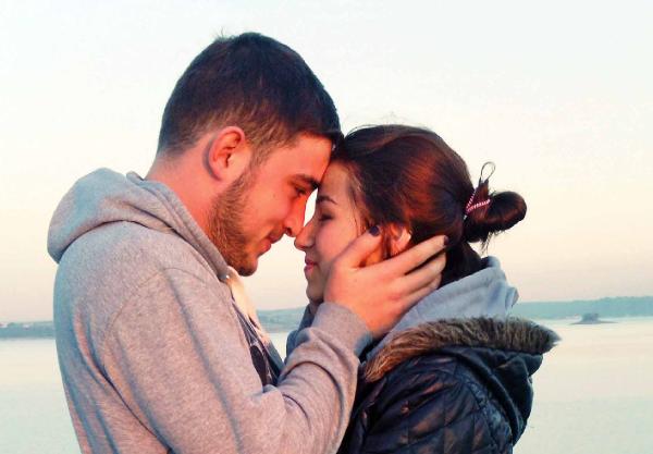 10 günlük evli genç, kapısı açılan otomobilden düşüp öldü