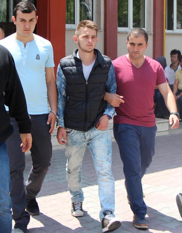 Firari asker, 14 yaşındaki çocuğa tecavüzden tutuklandı