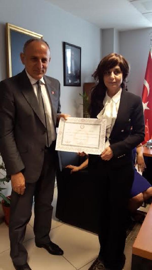 Dursun Çiçek mazbatasını aldı (1)