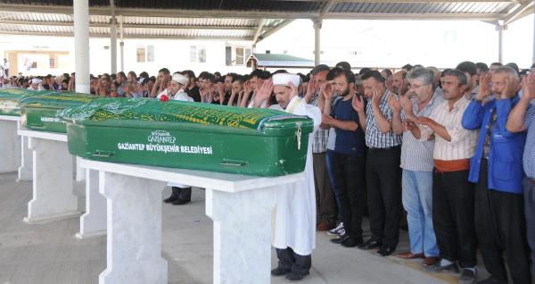 Aksu Irmağı’nda boğulan 3 kuzen toprağa verildi
