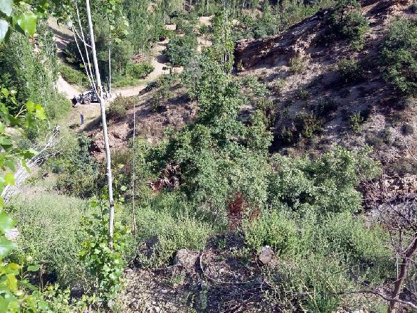 Traktör şarampole yuvarlandı: 1 ölü, 1 yaralı