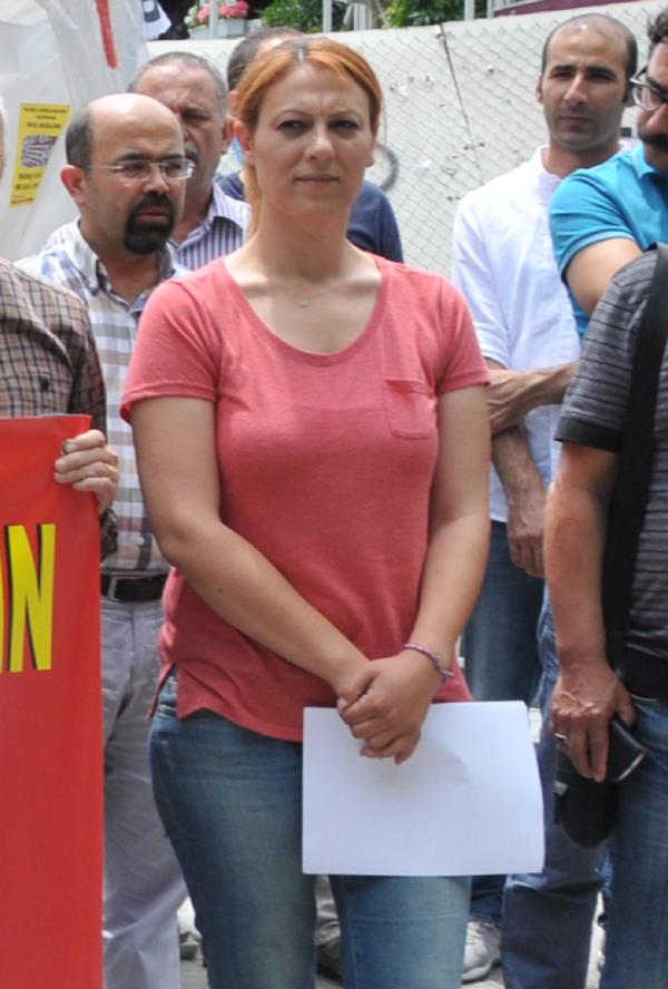 Açığa alınan öğretmen açlık grevine başladı