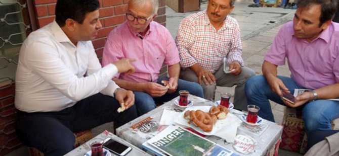 Mersin'de Alman simidi dağıttılar