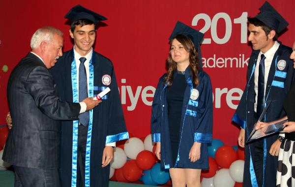 Tıp Fakültesi'nin 1'inci ve 3'üncüsü ikizler