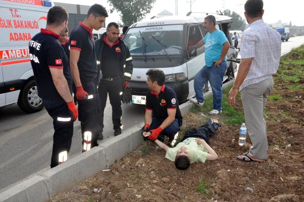 Engelli öğrencilerin servisine kamyon çarptı: 3 yaralı