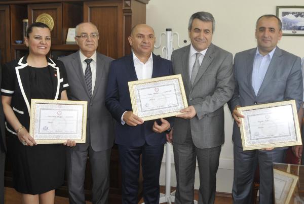 Kocaeli'de CHP milletvekilleri mazbatalarını aldı