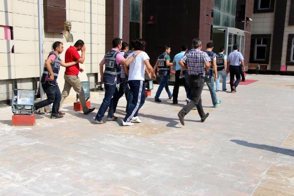 Silopi'de ikinci kaçak sigara operasyonu: 6 gözaltı