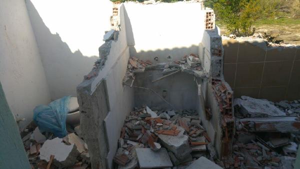 Cemaatle ters düşen imam balyozla daldı