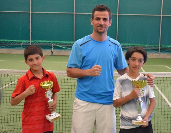 Gecekondudan tenis şampiyonluklarına