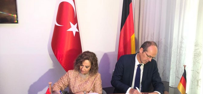 Almanya ile Türkçe protokolü imzalandı