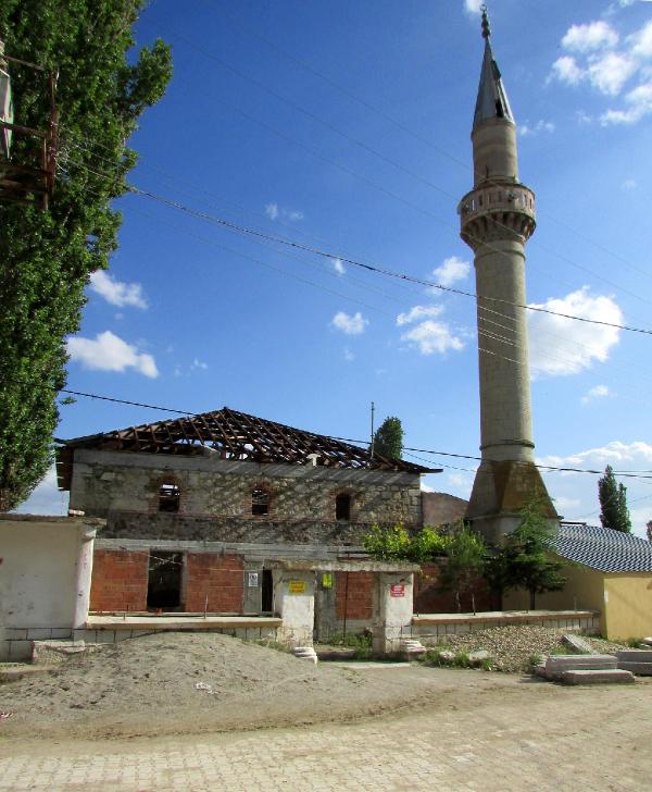 Üçüncü Ramazana camisiz girdiler