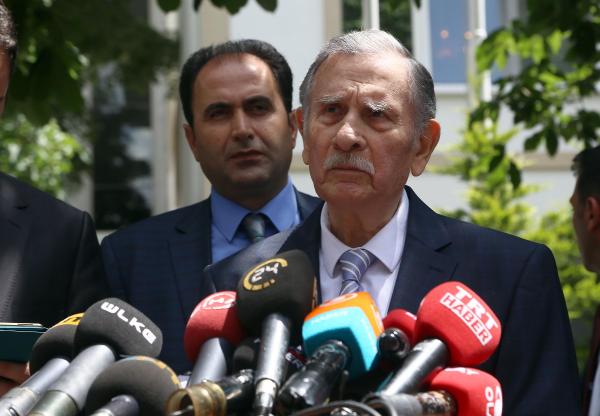 Yıldırım Akbulut: Demirel çok sıkıntılı dönemler yaşamasına rağmen metanetini hiç yitirmemiştir