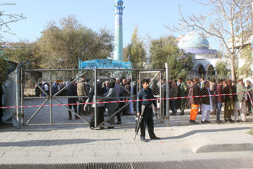 Afganistan'da halk sandık başında