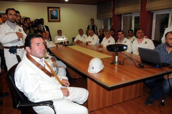 Bakan Yıldız, ilk iftarı maden ocağında işçilerle yaptı