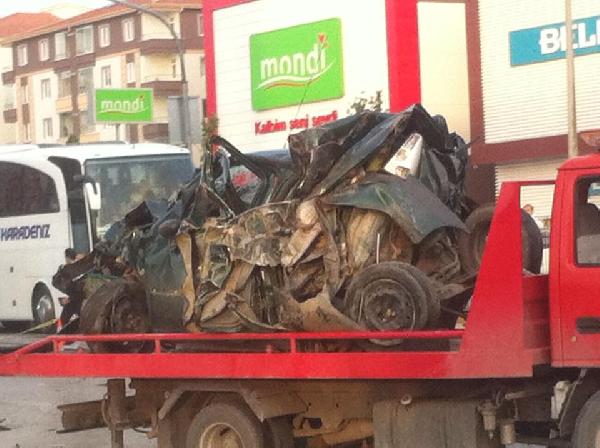 Çorum'da freni boşalan TIR, altı aracı biçti: 3 yaralı