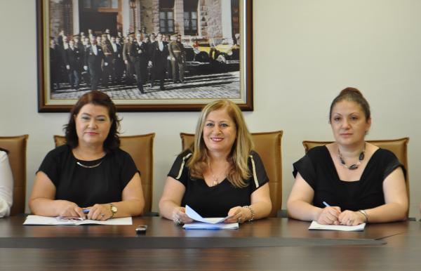 İzmir'de sanayici kadınlar, AYM'nin imam nikahı kararına tepki gösterdi